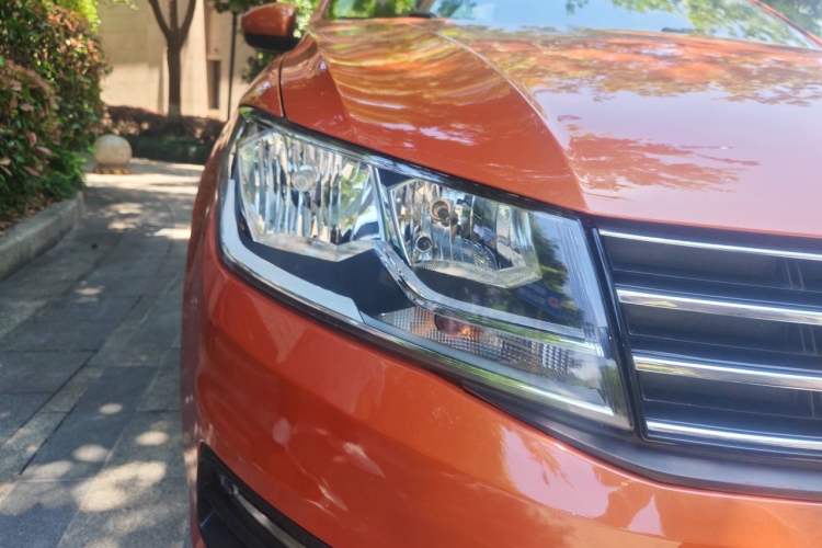 Used Volkswagen Santana 2015 Haval H6 1.6L Automatic Comfort Model Right Front Headlight
