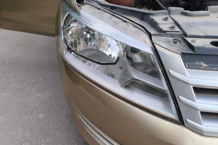 Used Volkswagen Santana 2015 1.6L Manual Fashion Edition Right Front Headlight