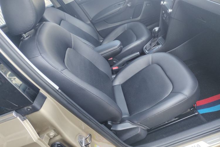 Used Volkswagen Santana 2015 1.6L Automatic Comfort Edition Right Front Seat