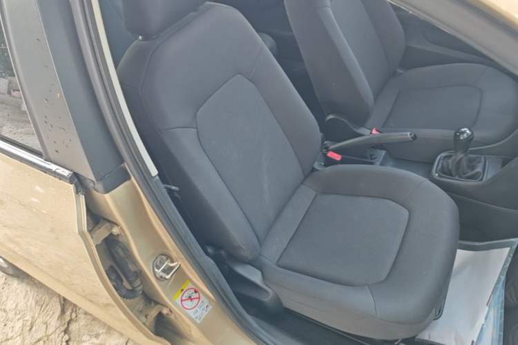 Used Volkswagen Santana 2015 1.6L Manual Fashion Edition Right Front Seat