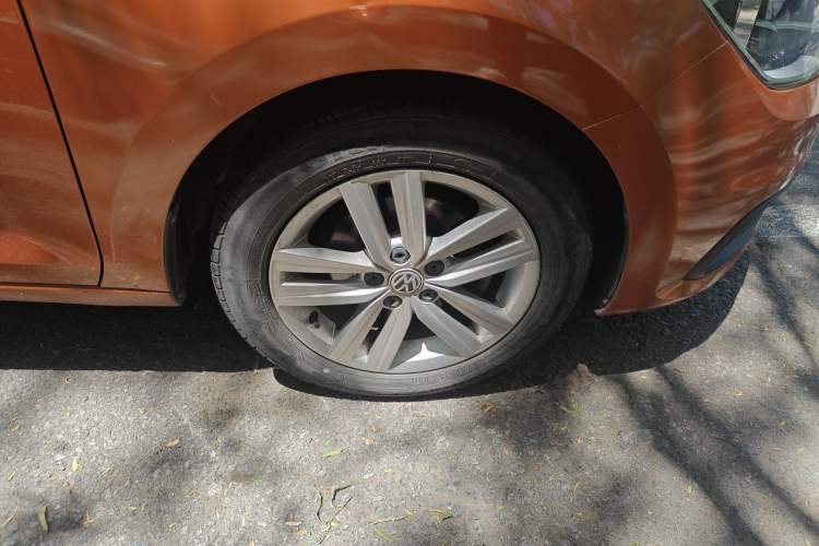 Used Volkswagen Santana 2015 Haval H6 1.6L Automatic Comfort Model Right Front Wheel Hub