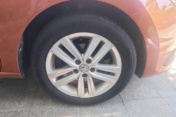 Used Volkswagen Santana 2015 Haval H6 1.6L Automatic Comfort Model Right Front Wheel Hub