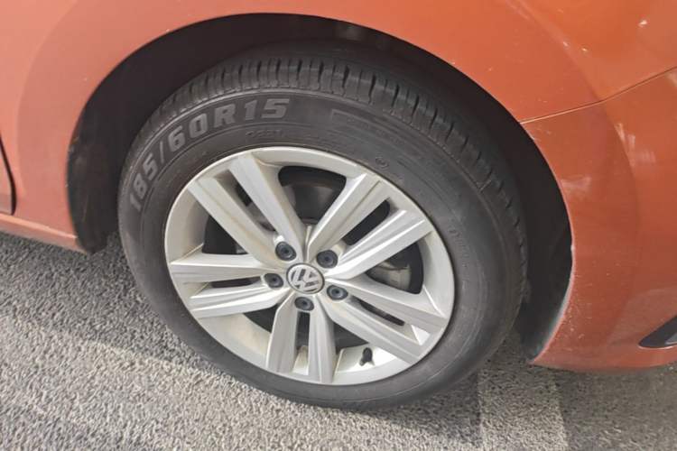 Used Volkswagen Santana 2015 Haval H6 1.6L Automatic Comfort Model Right Front Wheel Hub