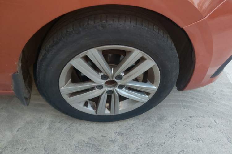 Used Volkswagen Santana 2015 Haval H6 1.6L Automatic Comfort Model Right Front Wheel Hub