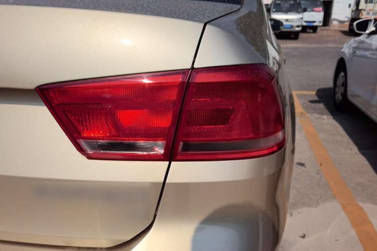 Used Volkswagen Santana 2015 1.6L Manual Fashion Edition Right Rear Taillight