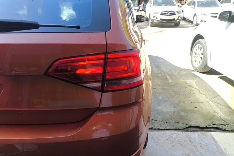 Used Volkswagen Santana 2015 Haval H6 1.6L Automatic Luxury Model Right Rear Taillight