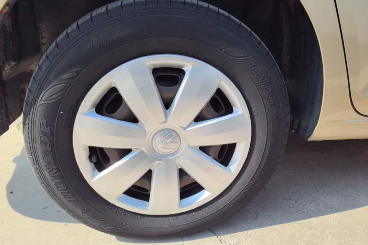 Used Volkswagen Santana 2015 1.6L Manual Fashion Edition Right Rear Wheel Hub