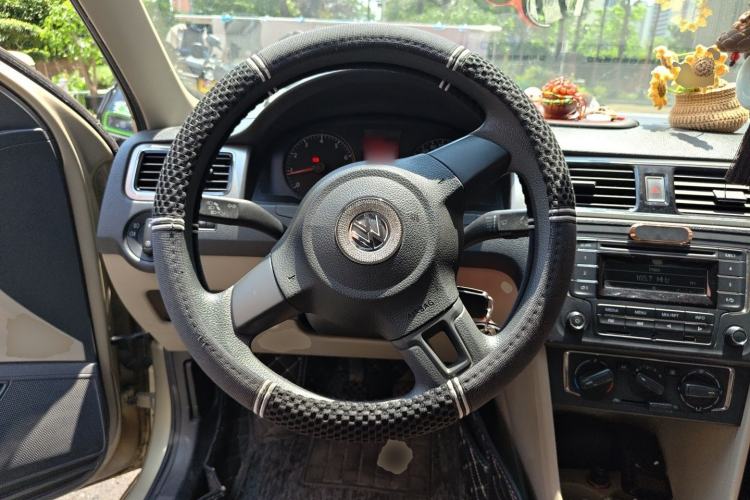 Used Volkswagen Santana 2015 1.6L Manual Comfort Edition Steering Wheel