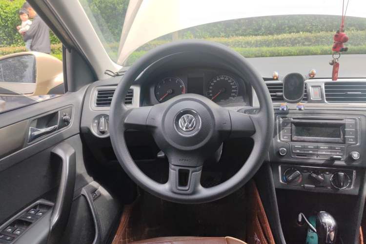 Used Volkswagen Santana 2015 1.6L Automatic Comfort Edition Steering Wheel