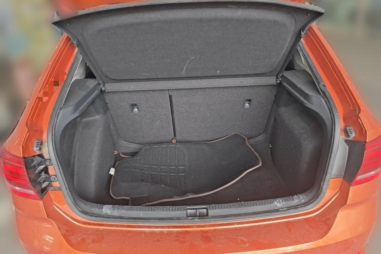 Used Volkswagen Santana 2015 Haval H6 1.6L Automatic Comfort Model Trunk