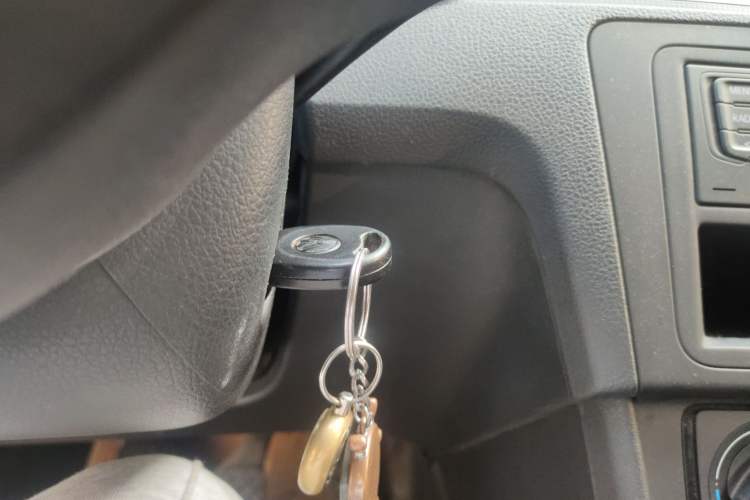 Used Volkswagen Santana 2015 1.6L Manual Fashion Edition Vehicle Key