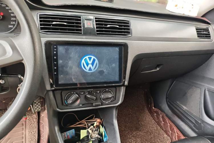 Used Volkswagen Santana 2016 1.4L Manual Fashion Edition Audio And AC Panel