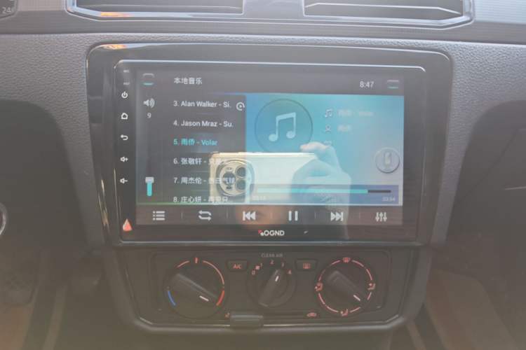 Used Volkswagen Santana 2016 1.6L Manual Fashion Edition Audio And AC Panel