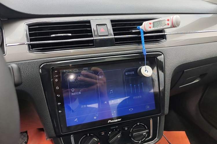 Used Volkswagen Santana 2016 1.6L Manual Comfort Edition Audio And AC Panel
