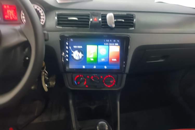 Used Volkswagen Santana 2016 1.4L Manual Fashion Edition Audio And AC Panel