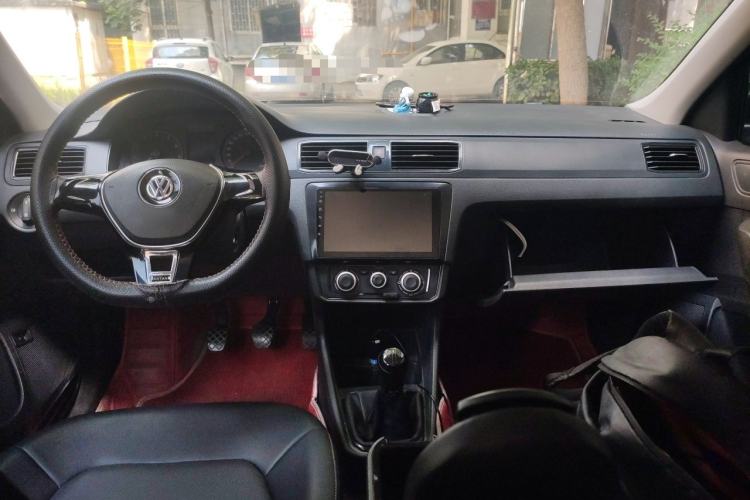 Used Volkswagen Santana 2016 1.6L Manual Fashion Edition Center Console