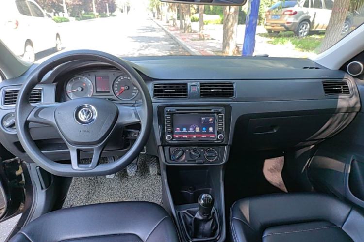Used Volkswagen Santana 2016 1.6L Manual Fashion Edition Center Console