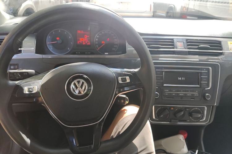 Used Volkswagen Santana 2016 1.6L Manual Comfort Edition Center Console