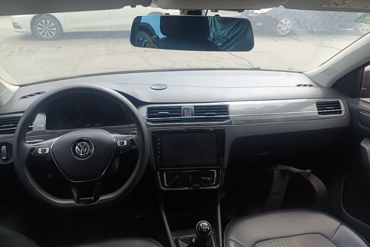 Used Volkswagen Santana 2016 1.6L Manual Comfort Edition Center Console