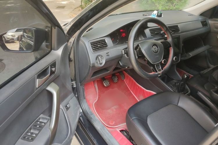 Used Volkswagen Santana 2016 1.6L Manual Fashion Edition Driver Seat
