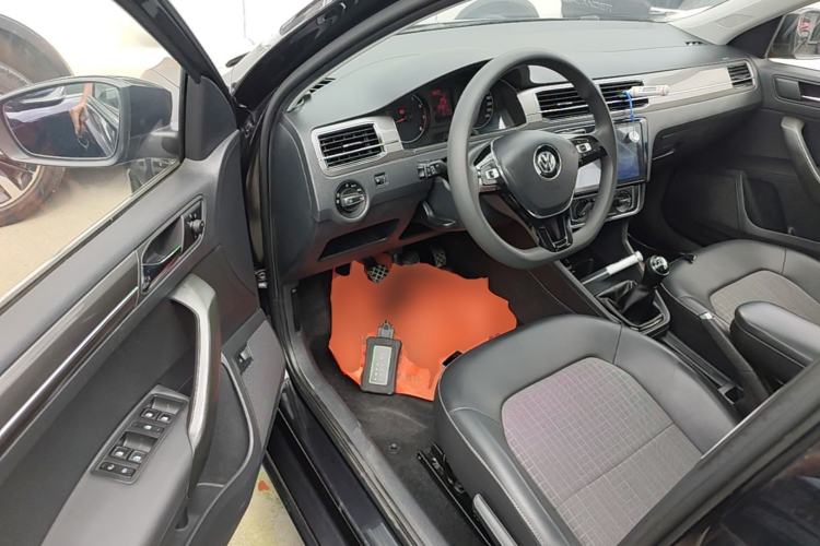 Used Volkswagen Santana 2016 1.6L Manual Comfort Edition Driver Seat