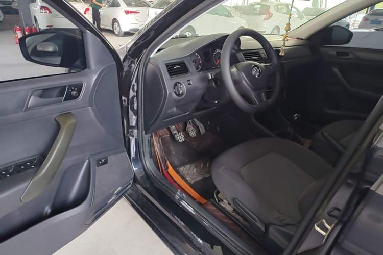 Used Volkswagen Santana 2016 1.4L Manual Fashion Edition Driver Seat