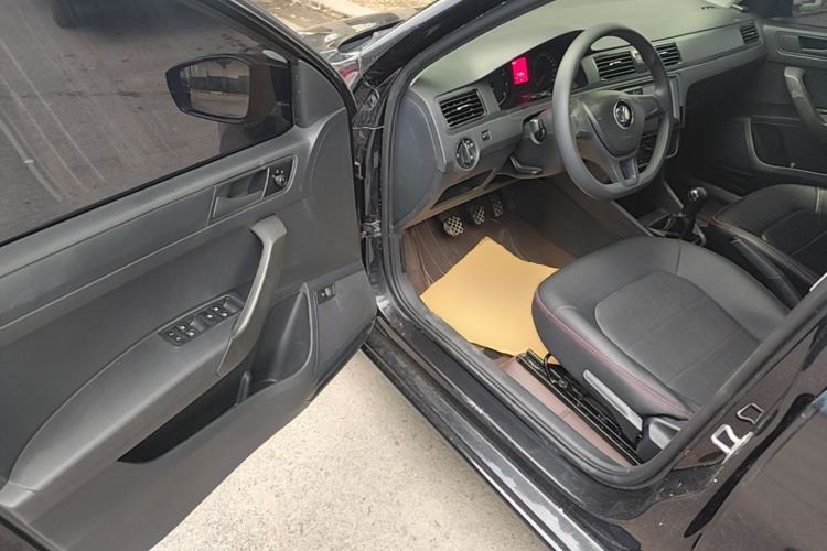 Used Volkswagen Santana 2016 1.4L Manual Fashion Edition Driver Seat
