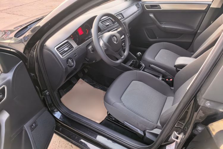 Used Volkswagen Santana 2016 1.6L Manual Fashion Edition Driver Seat