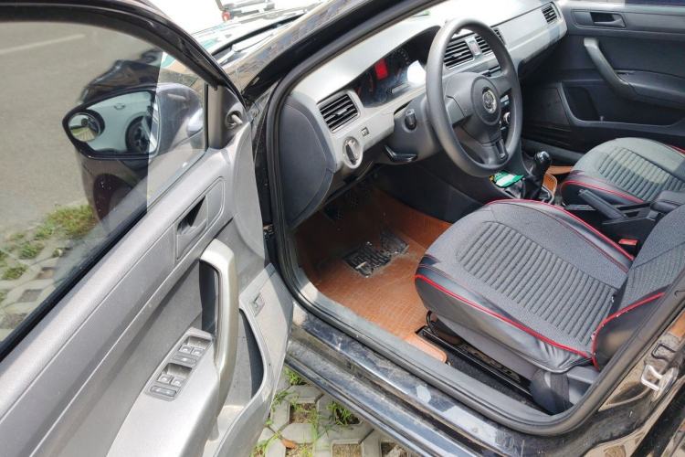 Used Volkswagen Santana 2016 1.6L Manual Fashion Edition Driver Seat