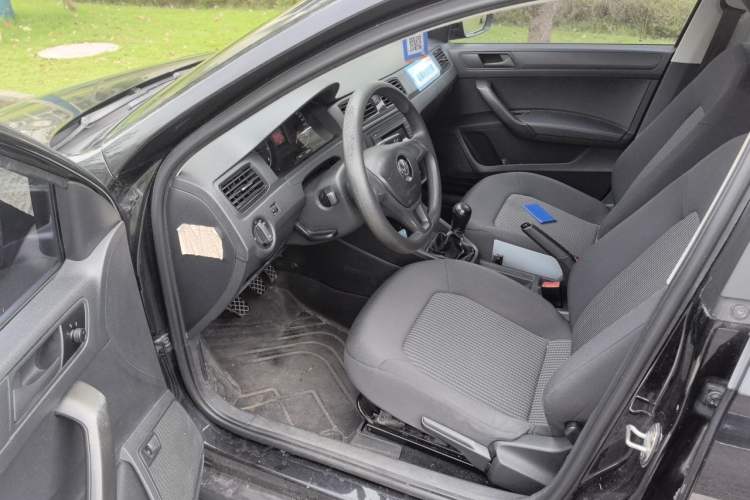 Used Volkswagen Santana 2016 1.6L Manual Fashion Edition Driver Seat