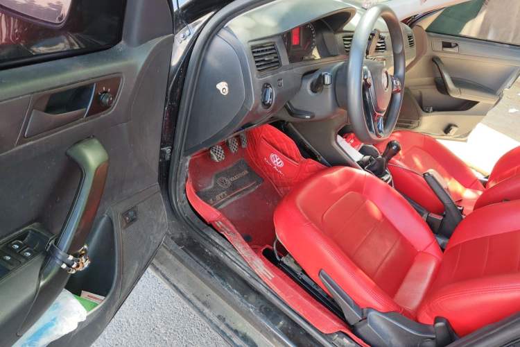 Used Volkswagen Santana 2016 1.4L Manual Fashion Edition Driver Seat