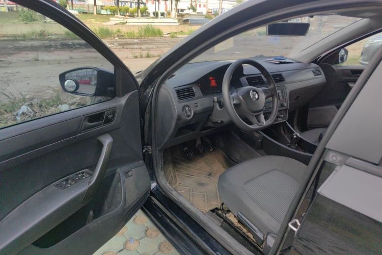 Used Volkswagen Santana 2016 1.6L Manual Fashion Edition Driver Seat