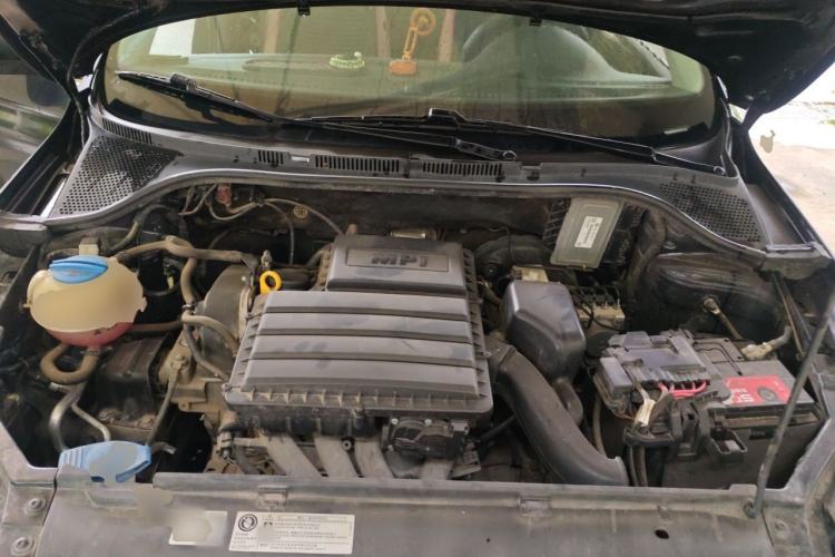 Used Volkswagen Santana 2016 1.6L Manual Comfort Edition Engine Bay