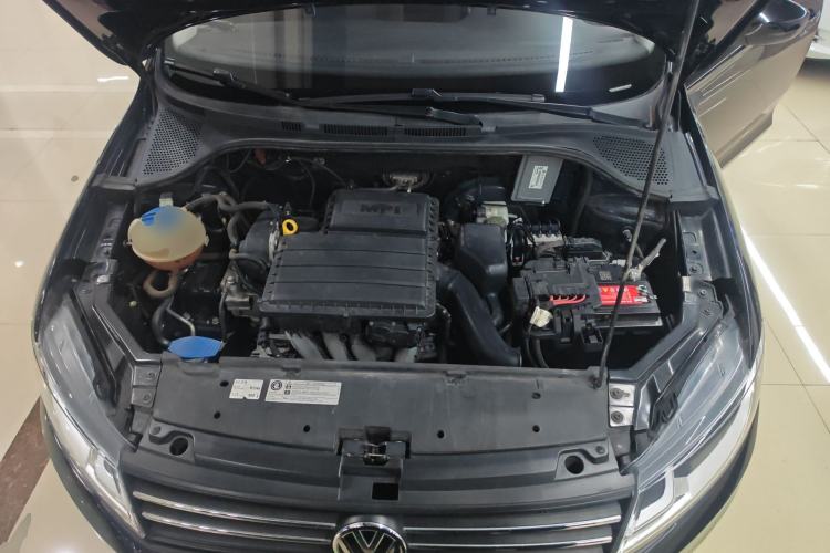 Used Volkswagen Santana 2016 1.6L Automatic Fashion Edition Engine Bay