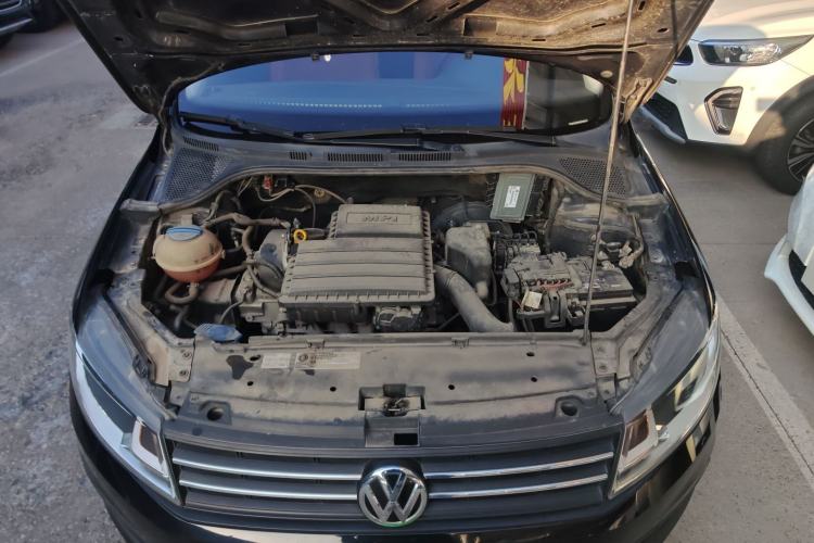 Used Volkswagen Santana 2016 1.6L Manual Fashion Edition Engine Bay