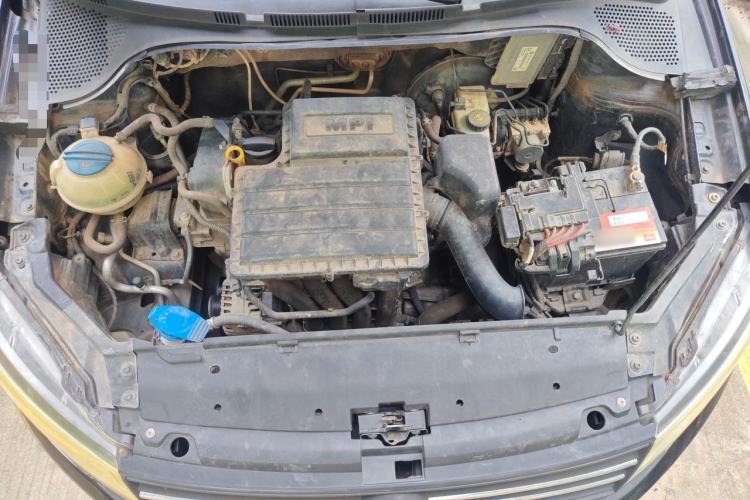 Used Volkswagen Santana 2016 1.6L Manual Fashion Edition Engine Bay