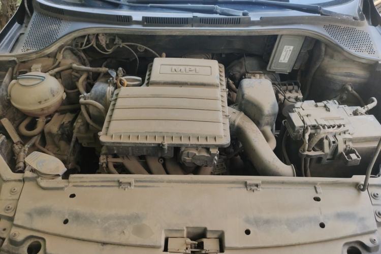 Used Volkswagen Santana 2016 1.6L Manual Fashion Edition Engine Bay