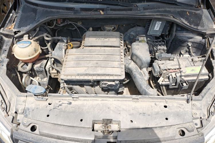 Used Volkswagen Santana 2016 1.6L Manual Comfort Edition Engine Bay