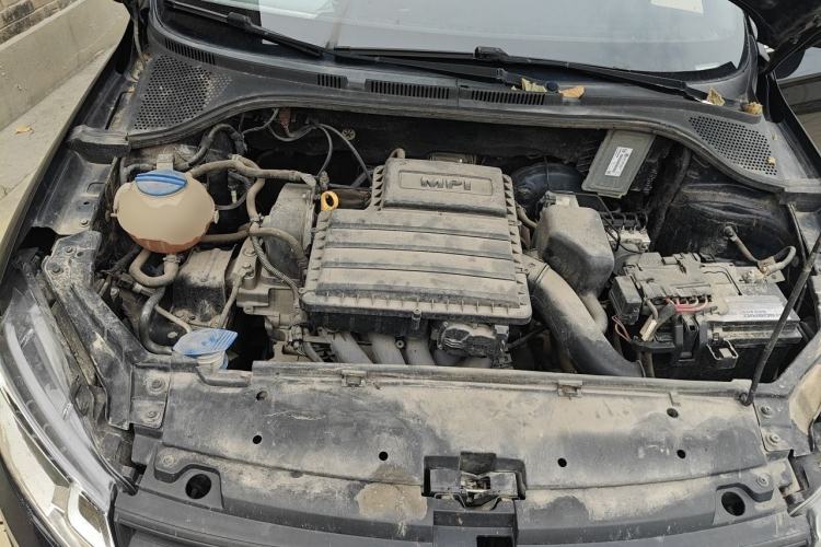 Used Volkswagen Santana 2016 1.6L Manual Fashion Edition Engine Bay