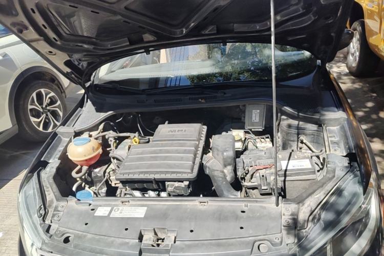 Used Volkswagen Santana 2016 1.6L Manual Comfort Edition Engine Bay