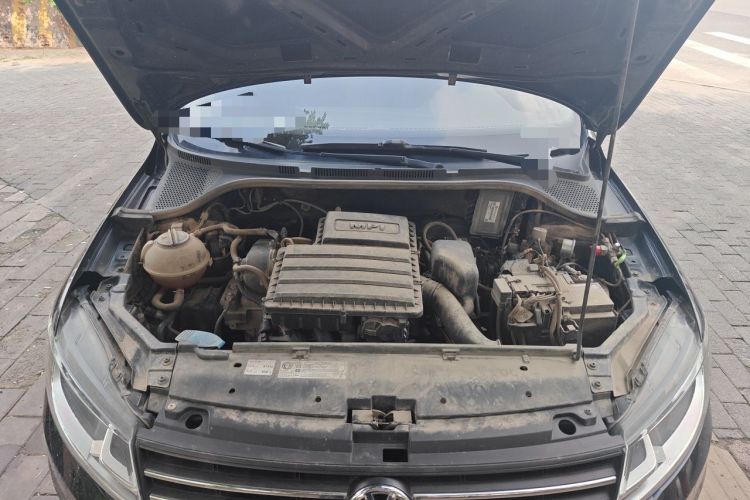 Used Volkswagen Santana 2016 1.6L Manual Fashion Edition Engine Bay