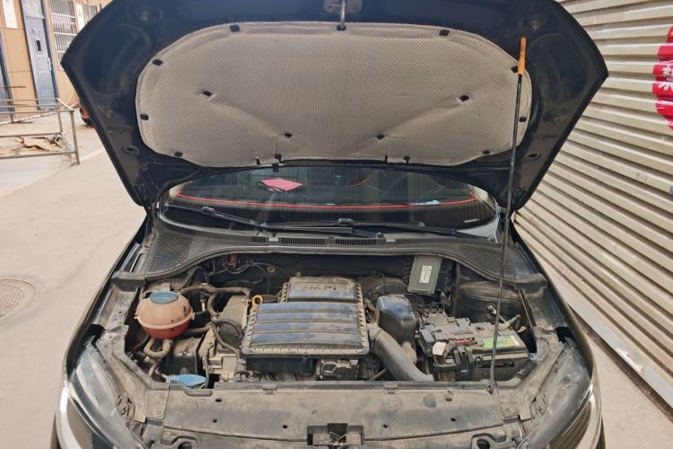 Used Volkswagen Santana 2016 1.4L Manual Fashion Edition Engine Bay