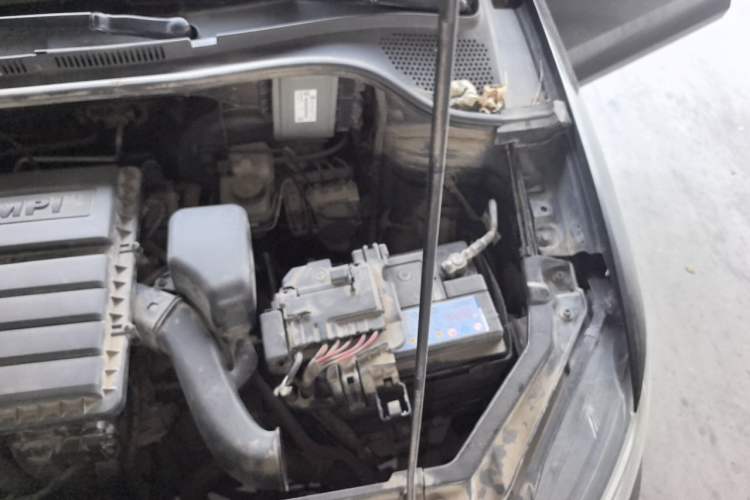 Used Volkswagen Santana 2016 1.4L Manual Fashion Edition Engine Bay Left