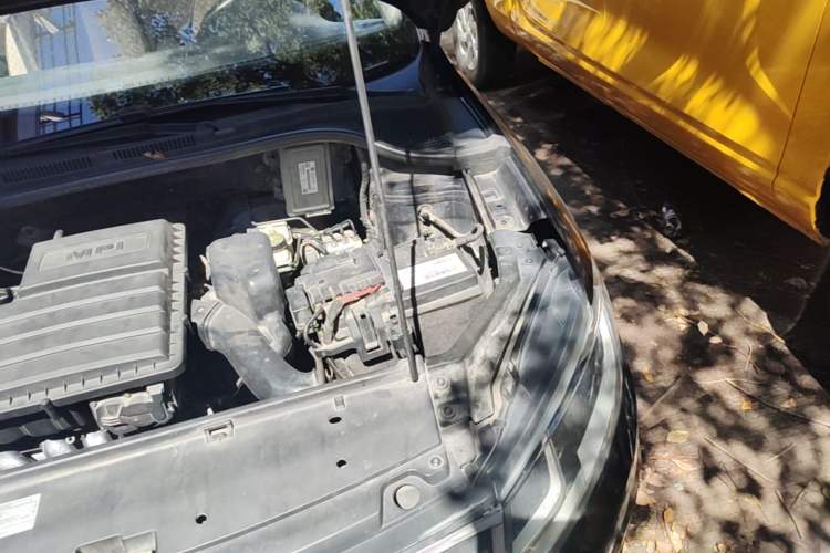Used Volkswagen Santana 2016 1.6L Manual Comfort Edition Engine Bay Left