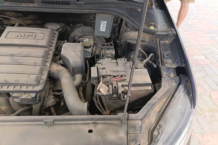 Used Volkswagen Santana 2016 1.4L Manual Fashion Edition Engine Bay Left