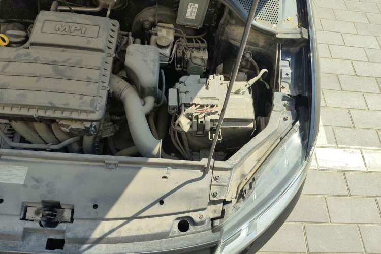 Used Volkswagen Santana 2016 1.4L Manual Fashion Edition Engine Bay Left