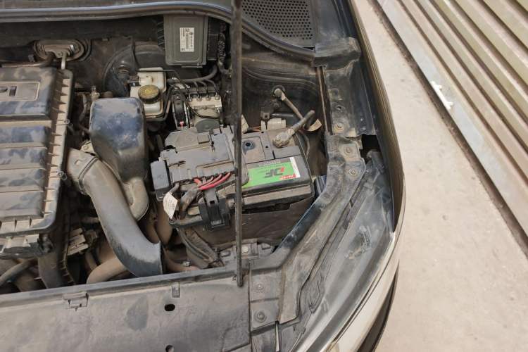 Used Volkswagen Santana 2016 1.4L Manual Fashion Edition Engine Bay Left