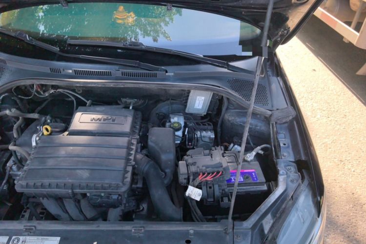 Used Volkswagen Santana 2016 1.6L Manual Fashion Edition Engine Bay Left