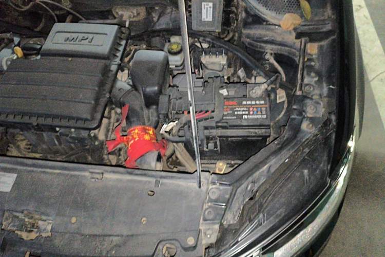 Used Volkswagen Santana 2016 1.4L Manual Fashion Edition Engine Bay Left