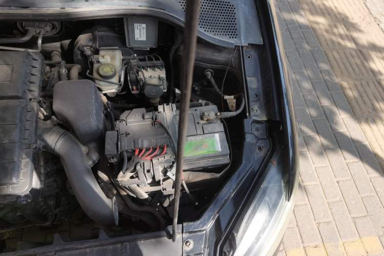 Used Volkswagen Santana 2016 1.4L Manual Fashion Edition Engine Bay Left